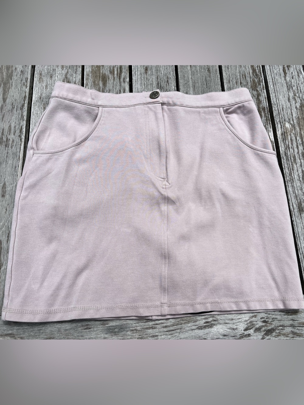 BIRDY & GRACE. LIGHT TAN SKORT SIZE 6.